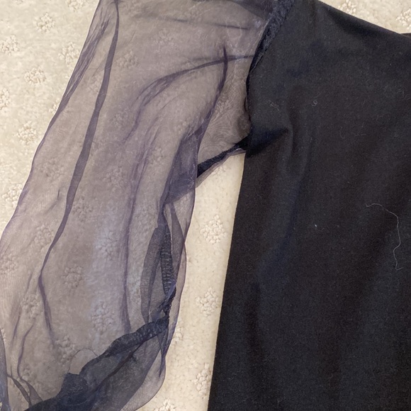 Bailey’s Blossom 2T Top - Picture 2 of 4